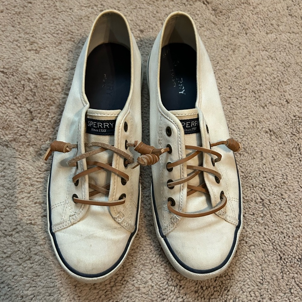 Sperry shoes size 8